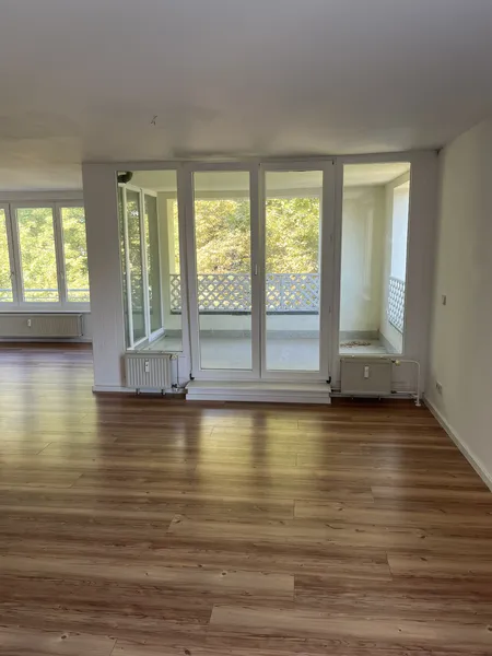 * 3 Zi -Wohnung mit großer Loggia - offene Küche * — photo 1